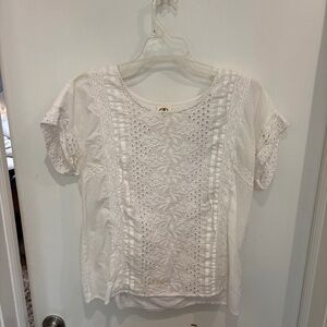 Cute white eyelet summer shirt. Size large.